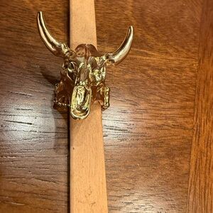 Gold Bull ring with stretchable band